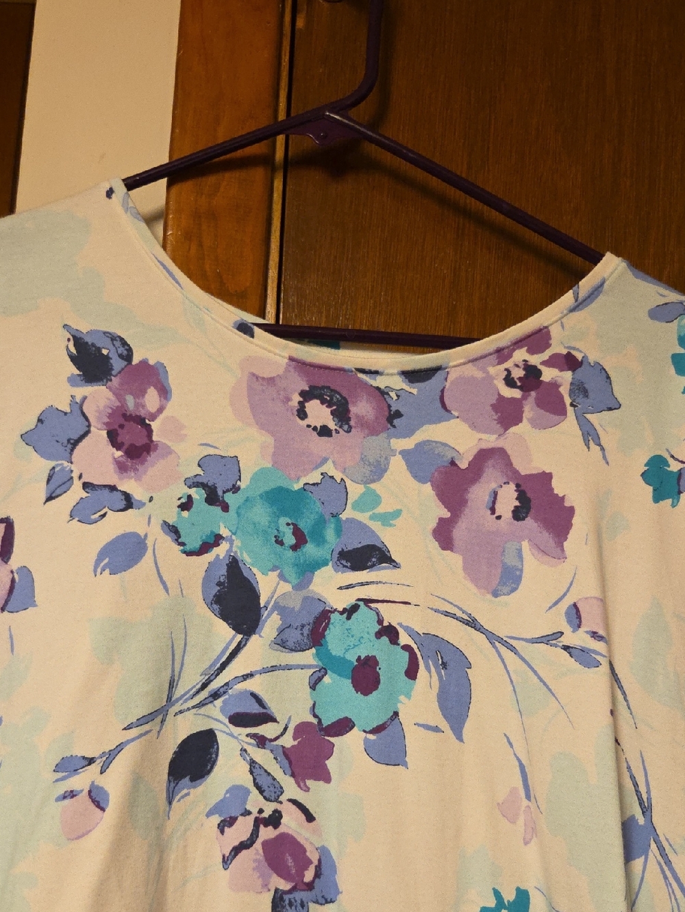 WORN ONCE Floral Scoop Neck Women's Top - Cream with Blue & Purple Flowers